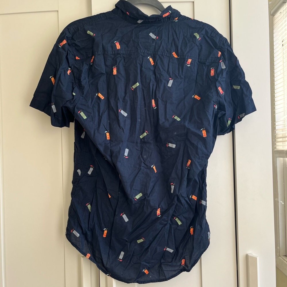 Button Down, Medium - Picture 4 of 4